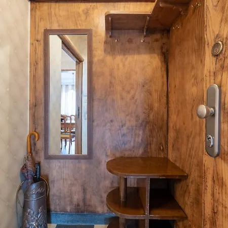 Artilcious Two Bedroom Park View Apartament