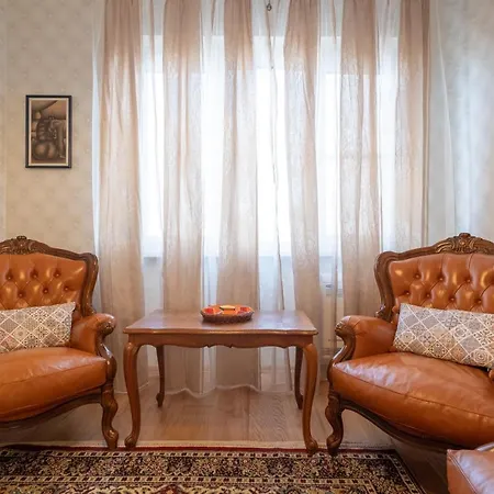 Artilcious Two Bedroom Park View Apartament