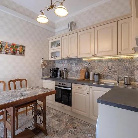 Artilcious Two Bedroom Park View *