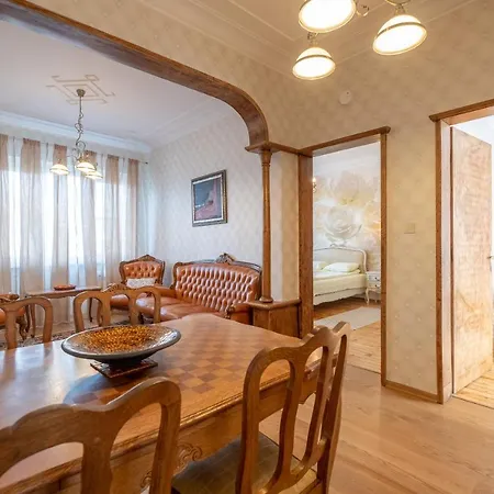 Apartman Artilcious Two Bedroom Park View