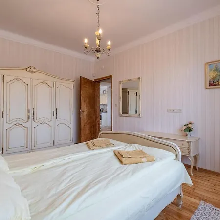 Artilcious Two Bedroom Park View Sofie