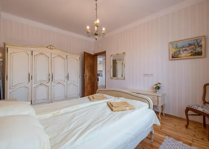 Artilcious Two Bedroom Park View ソフィア